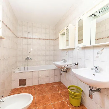 Amazing Apartment In Okrug Gornji With Wifi